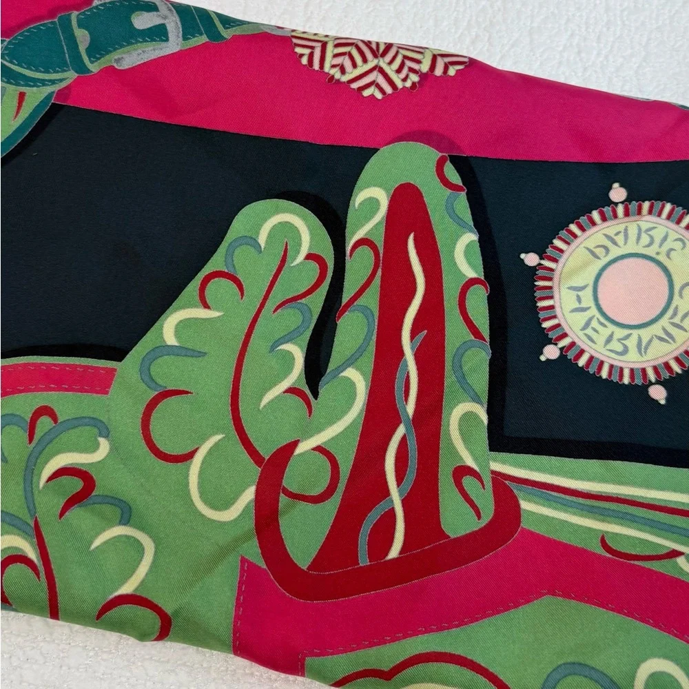 Hermes Pattern Triangular Scarf [OS] - Picture 7 of 8